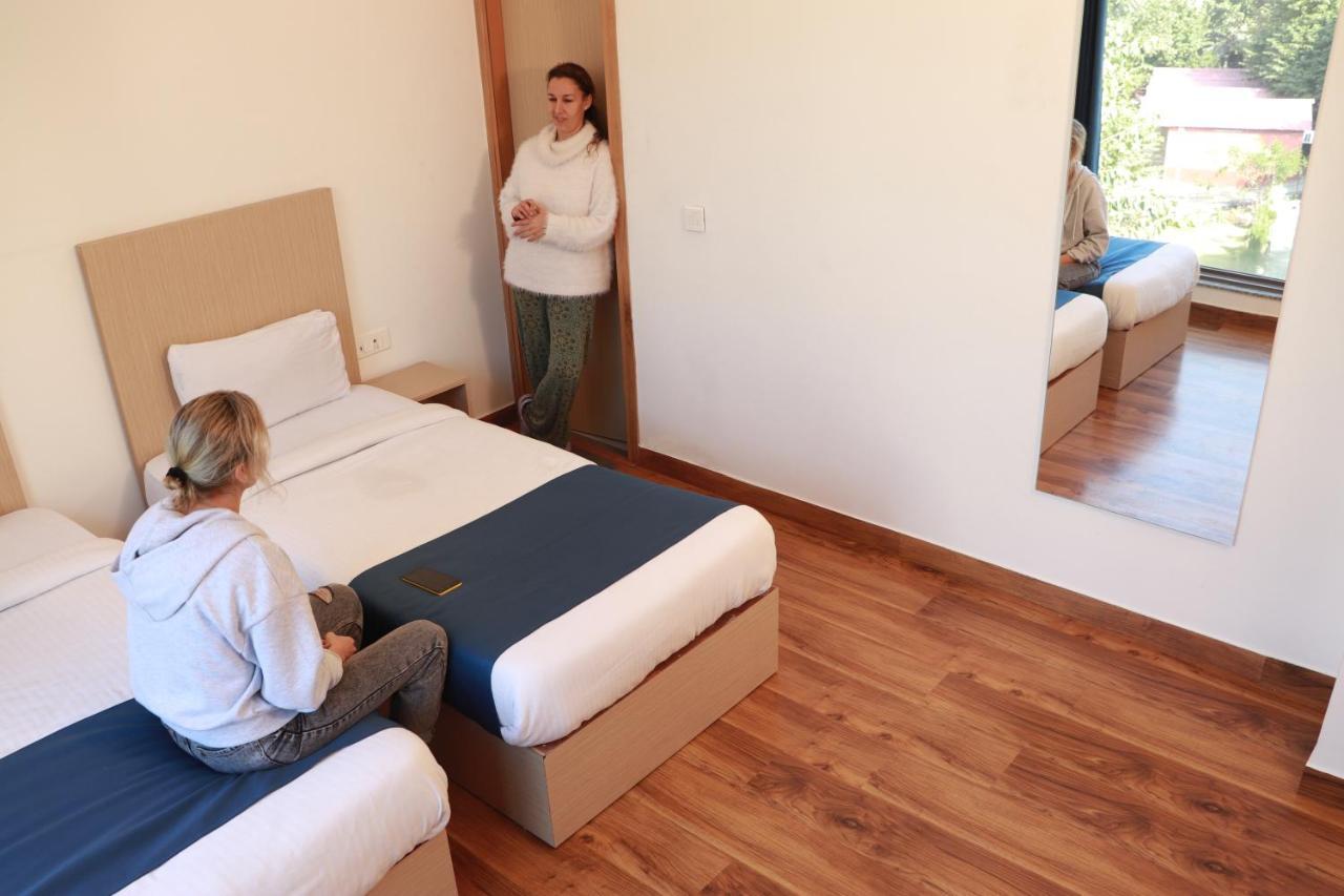 The Blue Jay Hostel - Dorms & Rooms Rishīkesh Eksteriør bilde